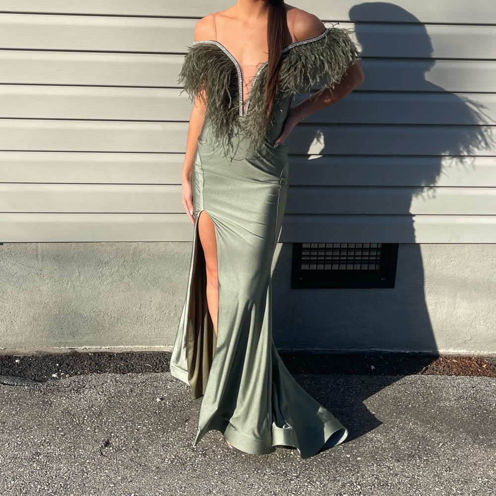 Jessica angel green dress with feathers size 0 (xs)